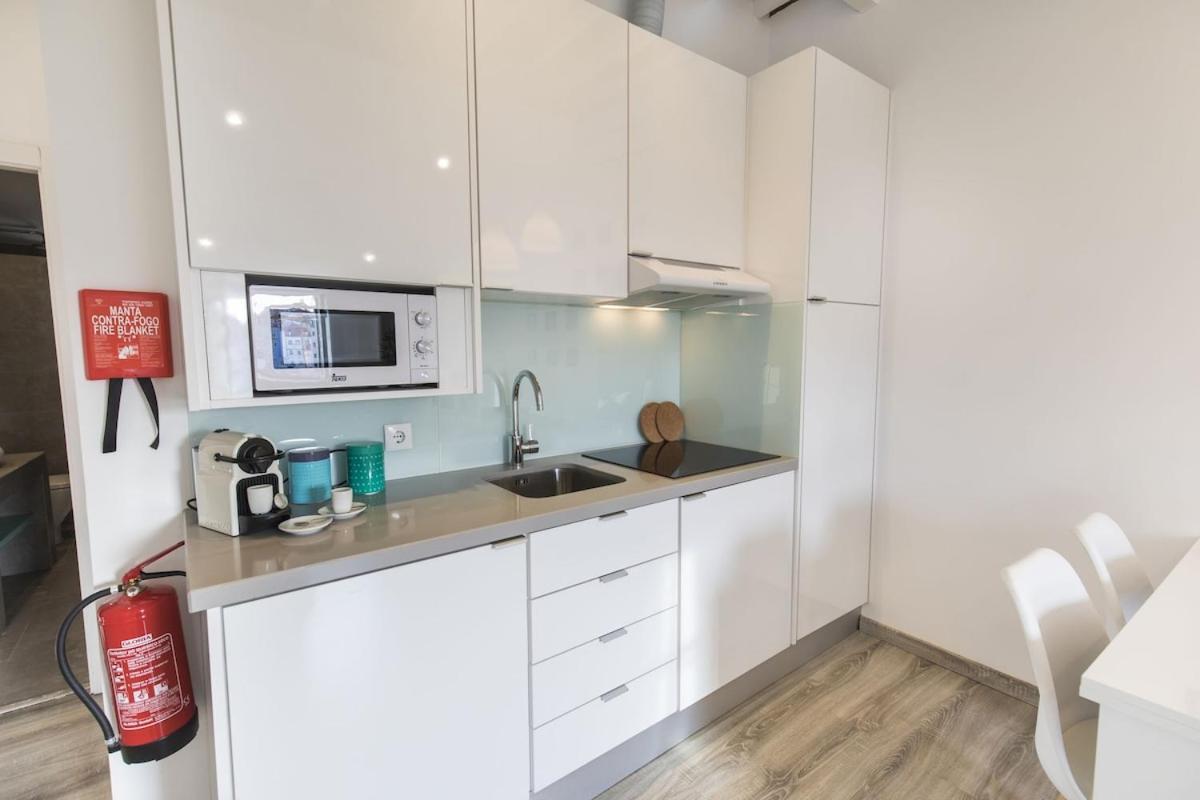 The Nest At Mouraria Apartment *